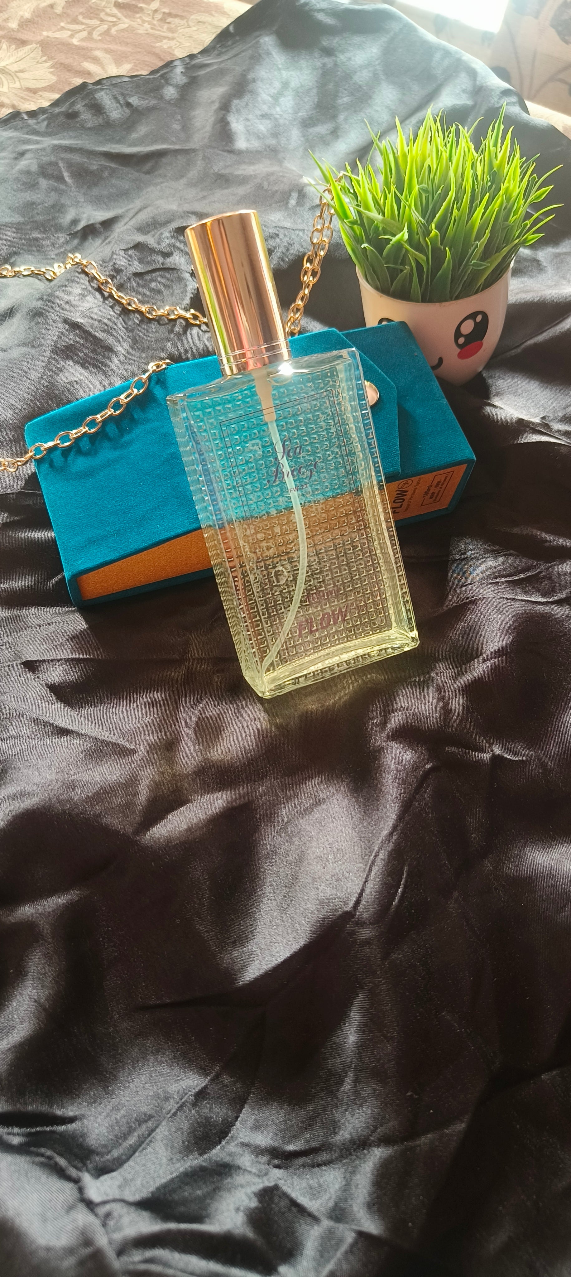 Tea Breeze – A Signature Fragrance for Men by Flow